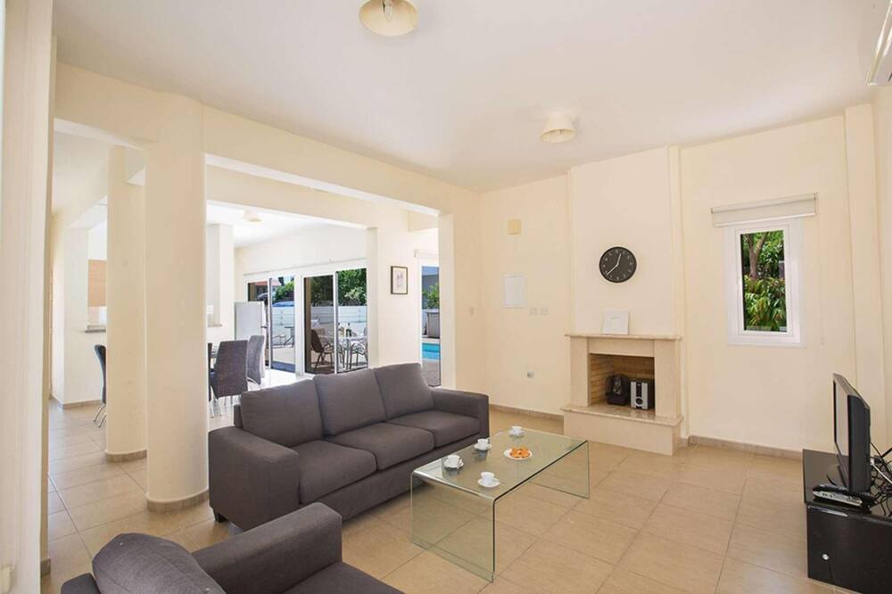Photo of Livingroom in Protaras