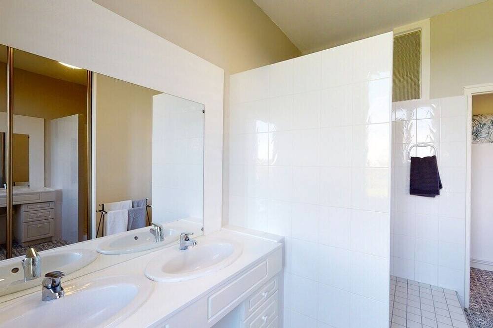 Photo of Bathroom in Landelles-et-Coupigny