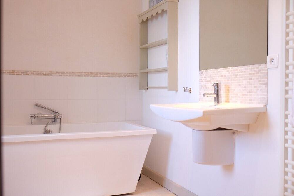 Photo of Bathroom in Guegon