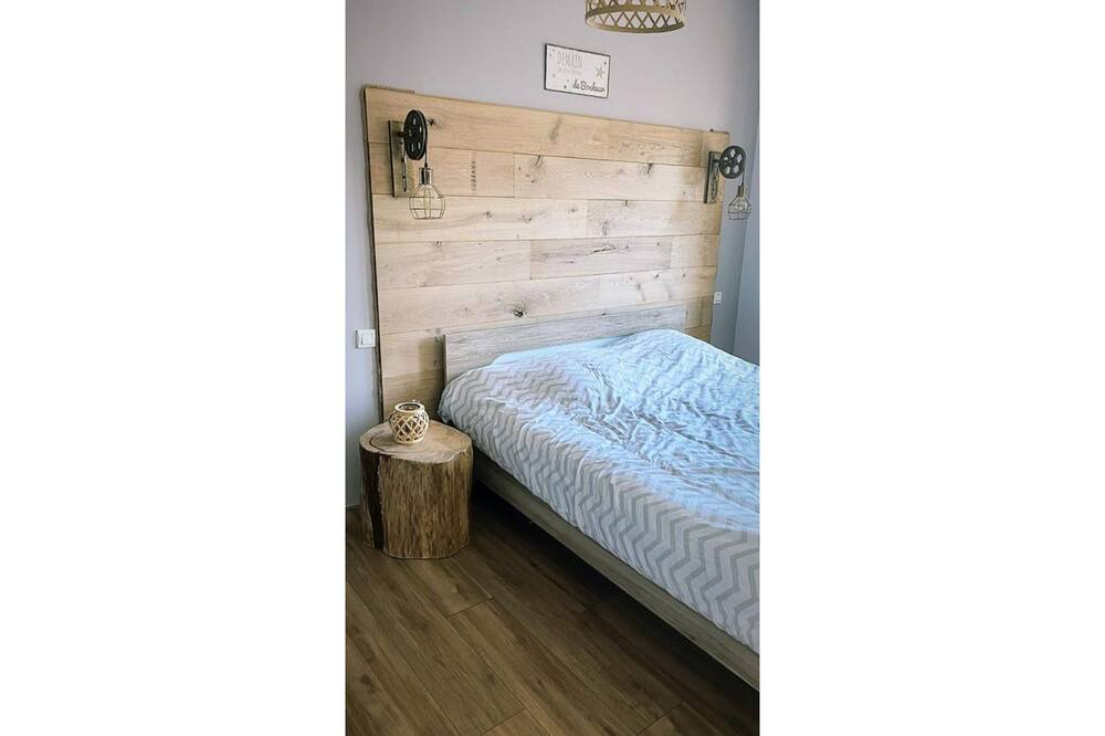 Photo of Bedroom in Plancher-Bas