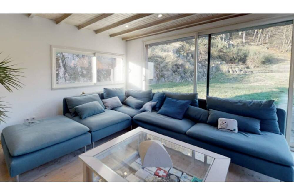 Photo of Livingroom in Plancher-Bas