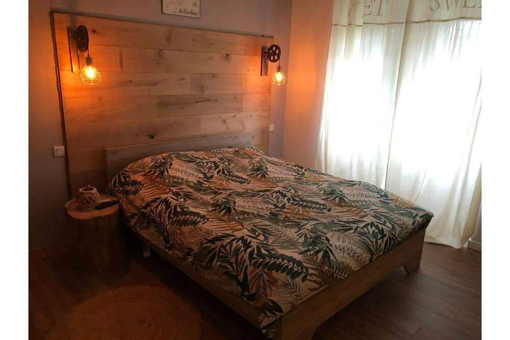 Photo of Bedroom in Plancher-Bas