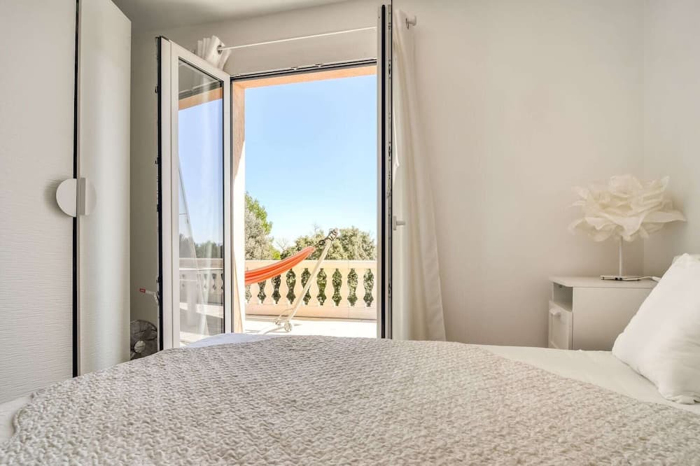Photo of Bedroom in Le Cannet-des-Maures