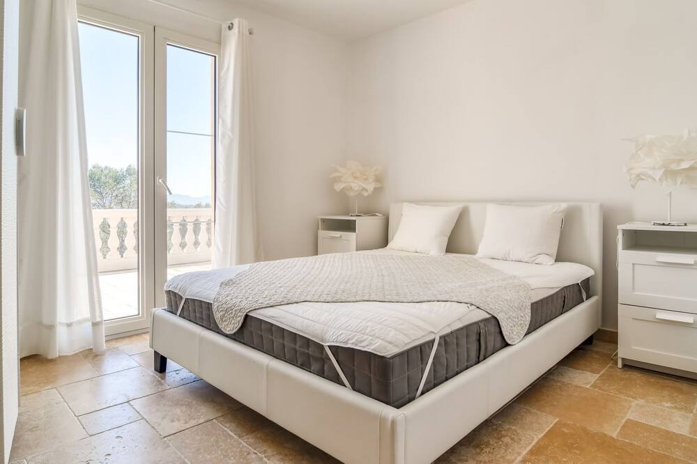Photo of Bedroom in Le Cannet-des-Maures