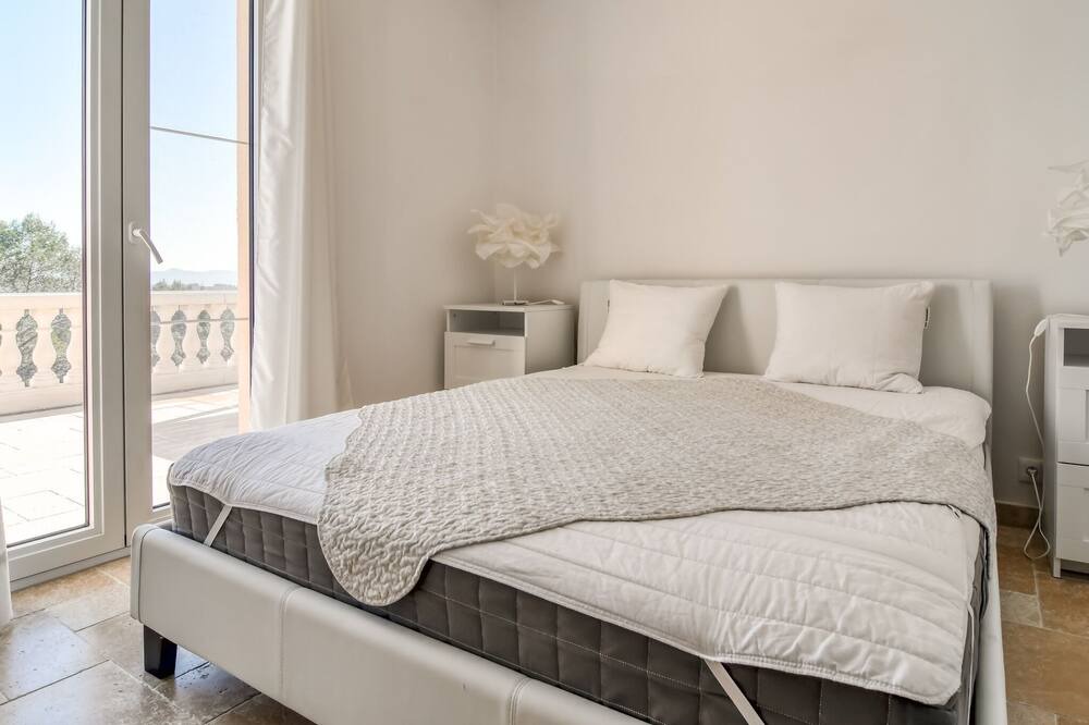 Photo of Bedroom in Le Cannet-des-Maures