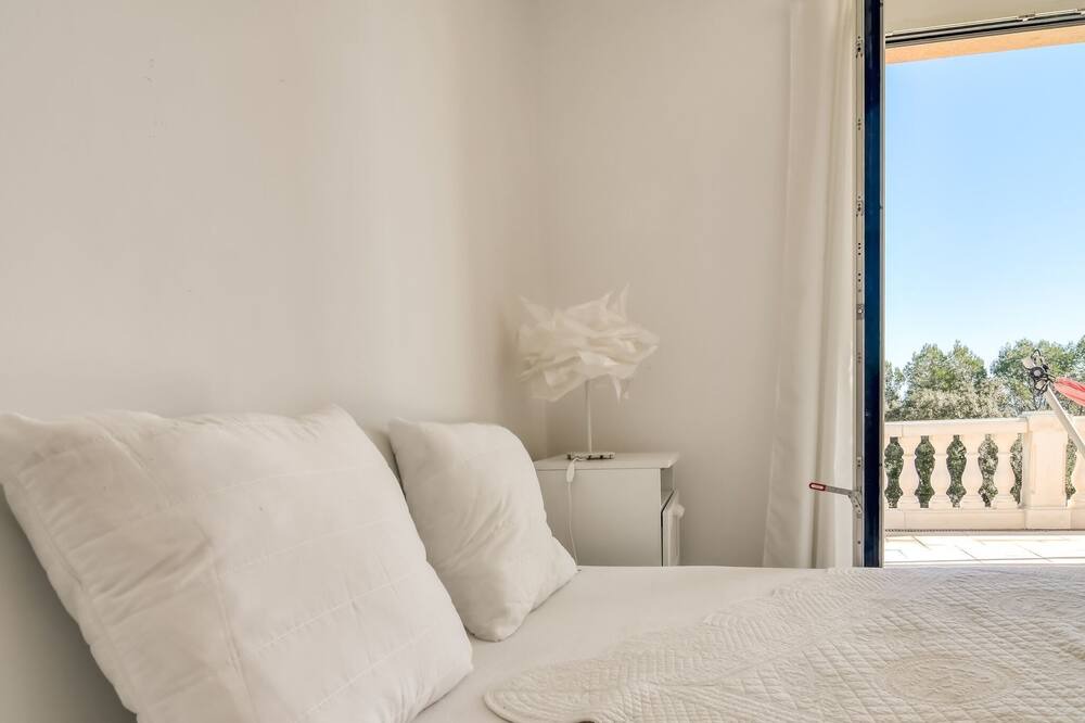 Photo of Bedroom in Le Cannet-des-Maures