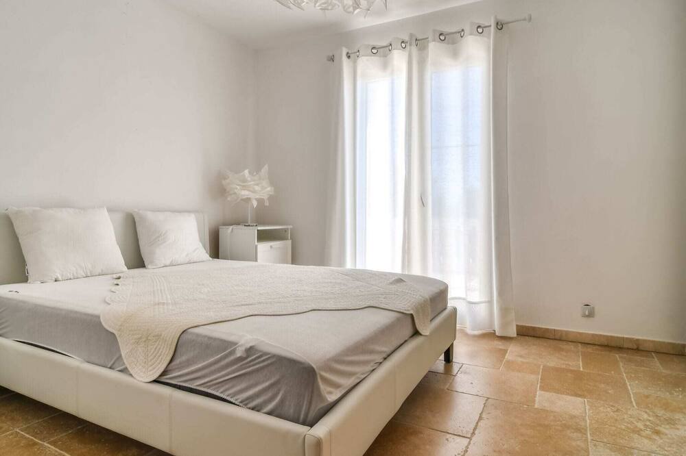 Photo of Bedroom in Le Cannet-des-Maures