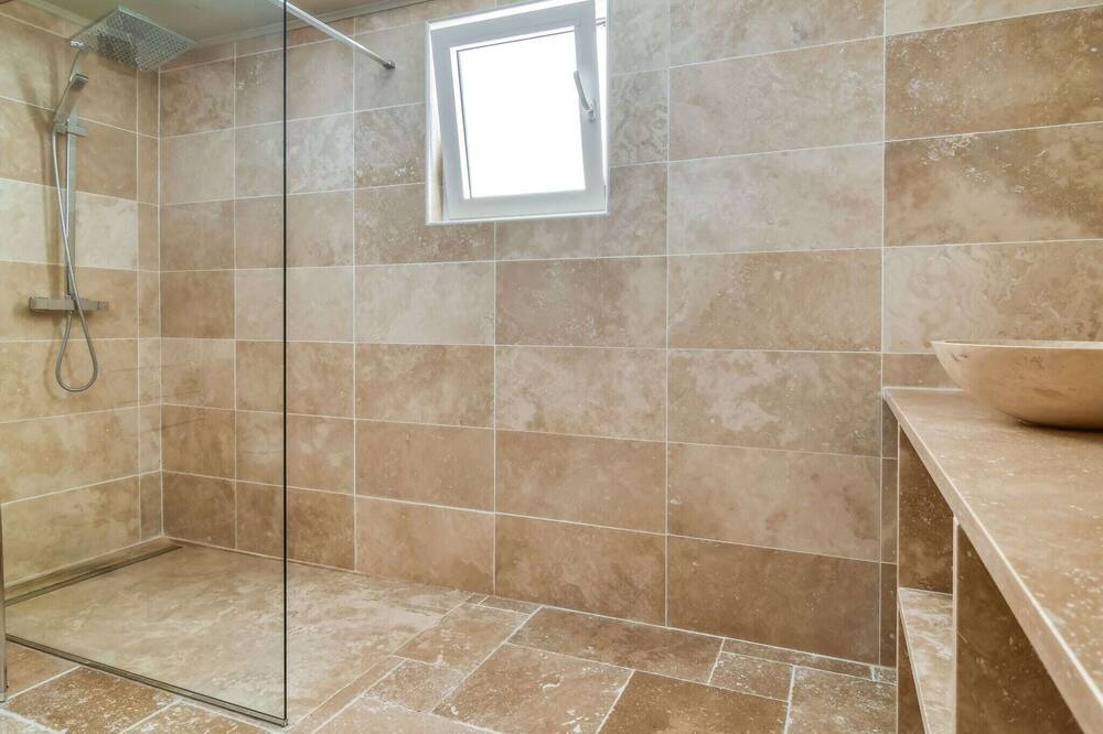 Photo of Bathroom in Le Cannet-des-Maures