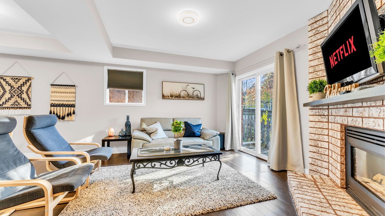 Photo of Livingroom in Alcona