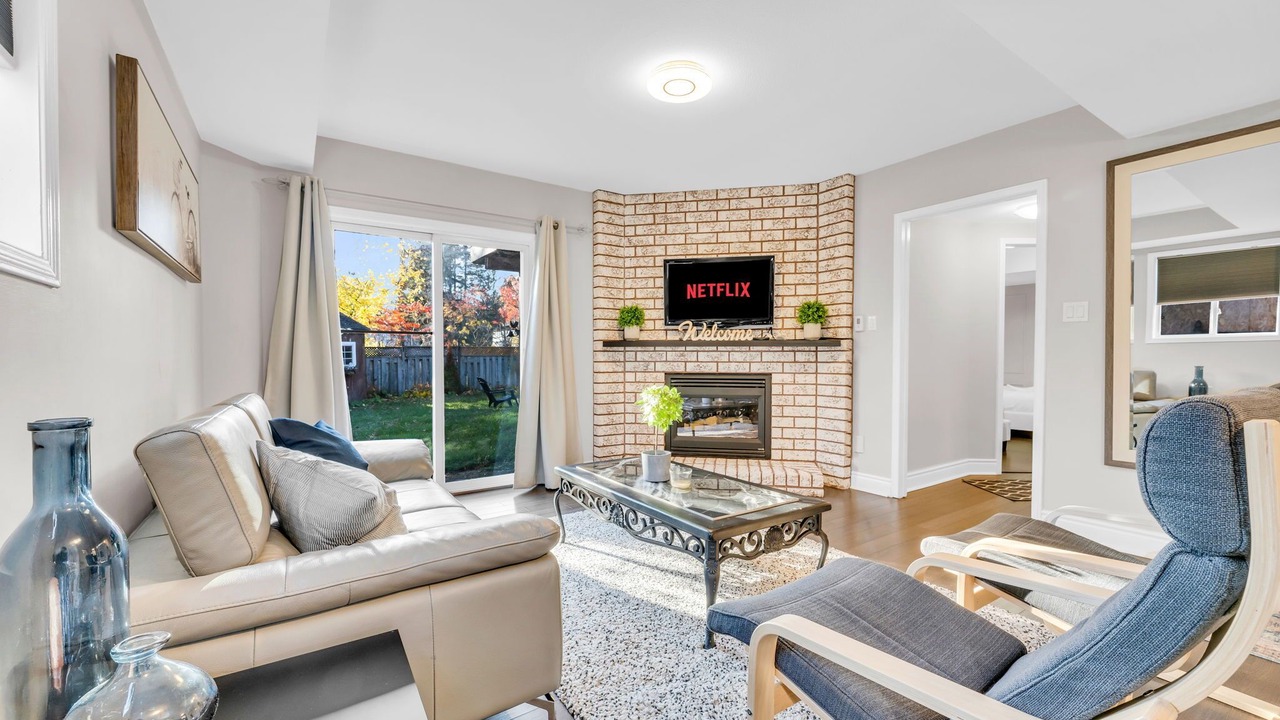 Photo of Livingroom in Alcona