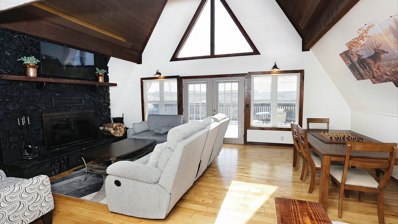 Photo of Livingroom in Cabool