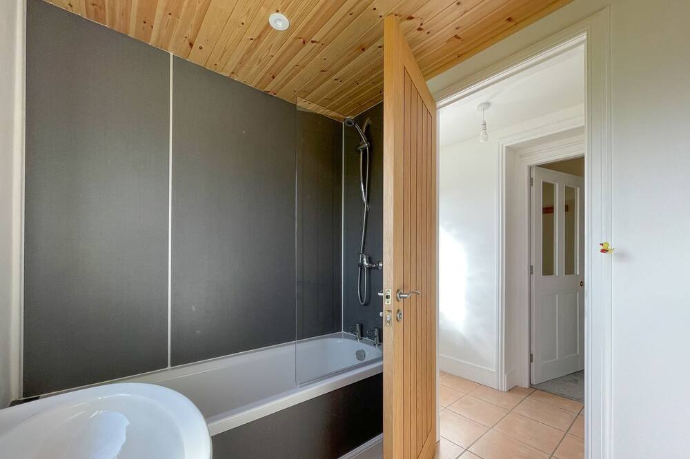 Photo of Bathroom in Hunspow