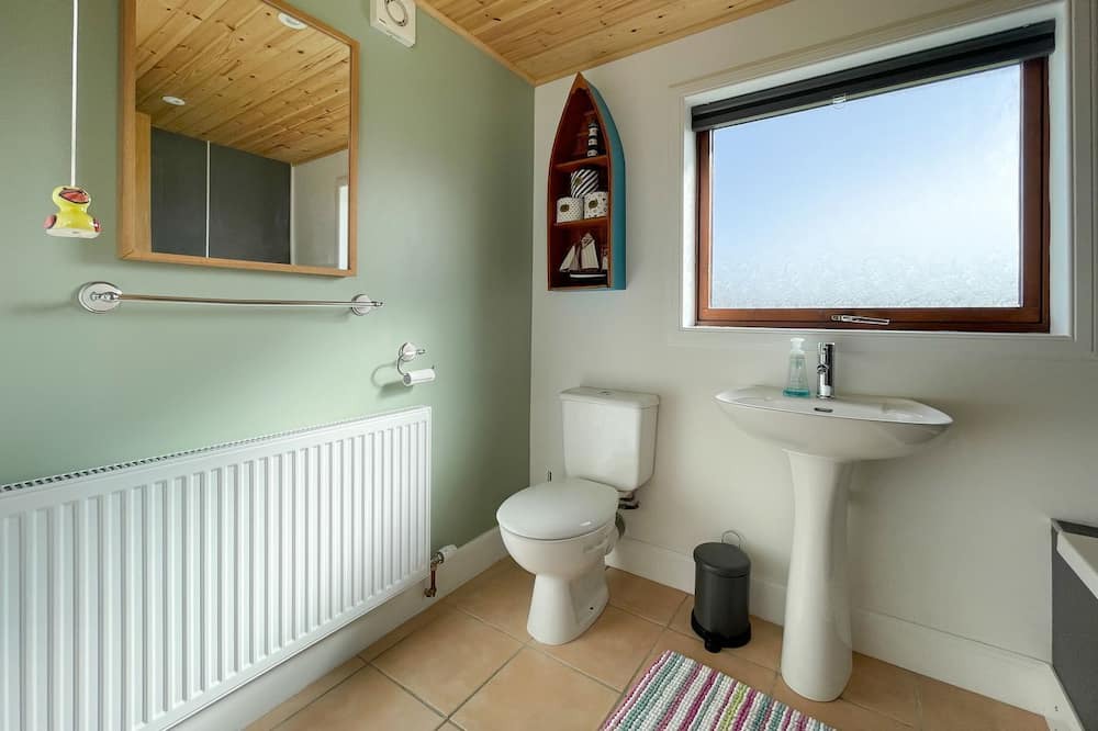 Photo of Bathroom in Hunspow