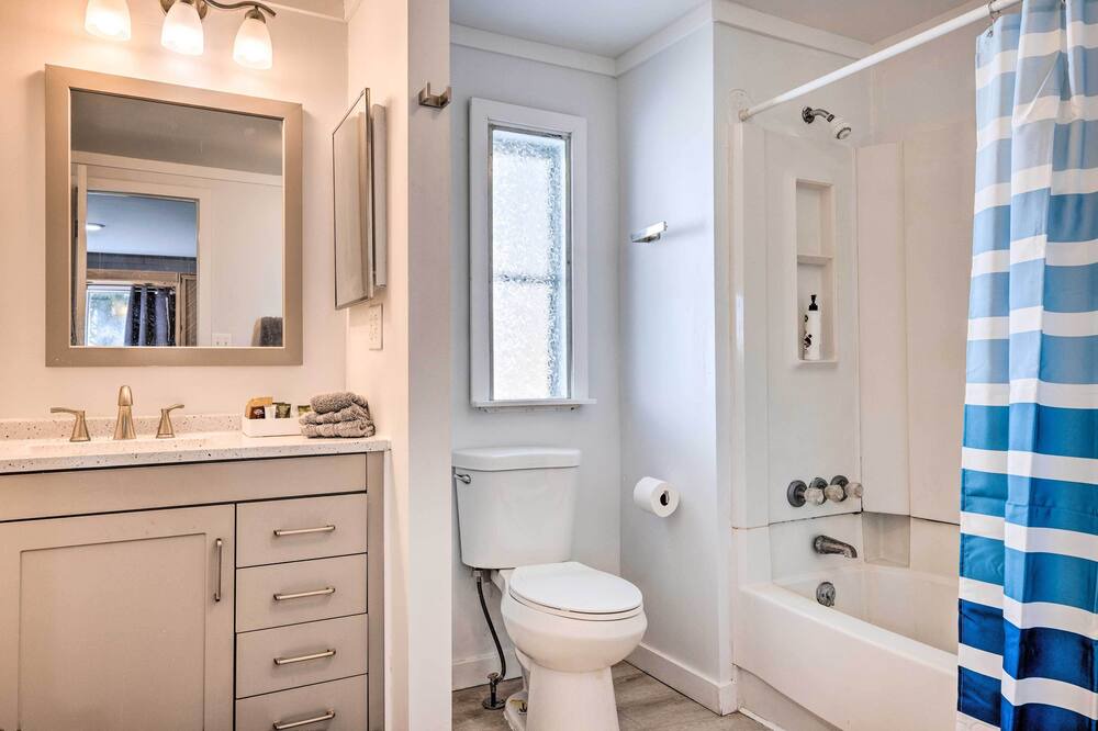 Photo of Bathroom in Forest Grove
