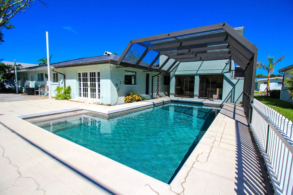 Photo of Outdoor in Golden Beach
