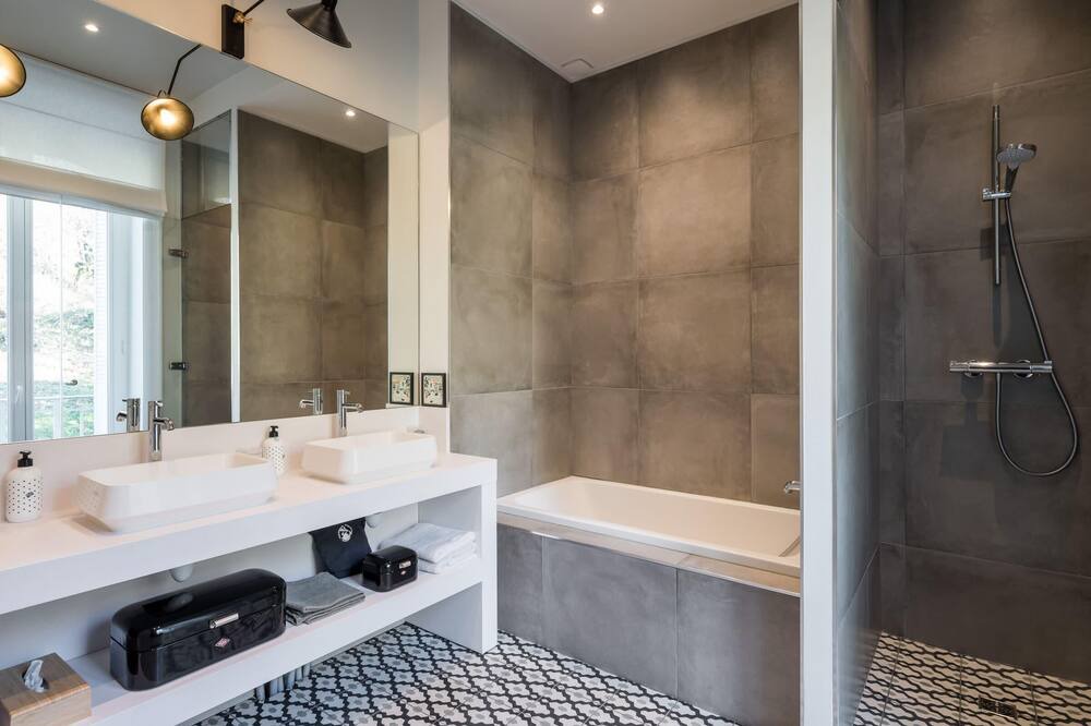 Photo of Bathroom in 5th Arrondissement
