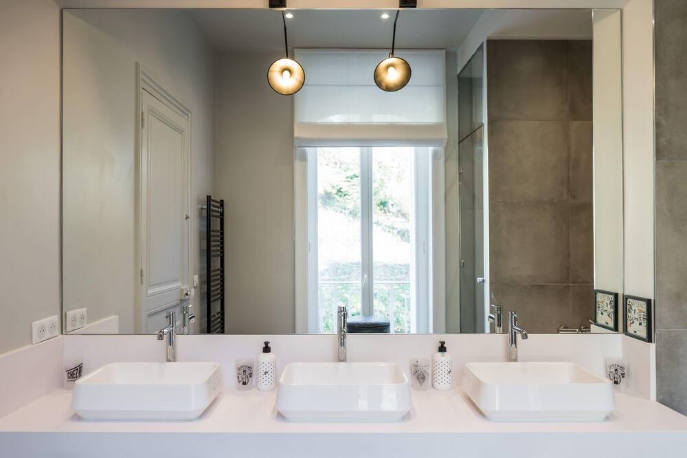 Photo of Bathroom in 5th Arrondissement