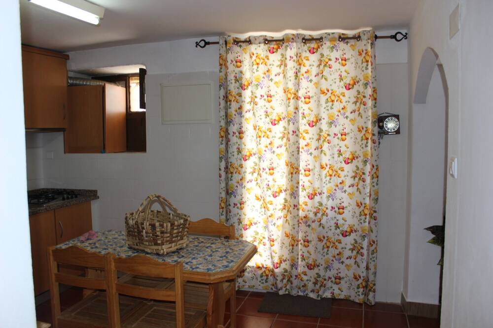 Photo of Kitchen in Provesende