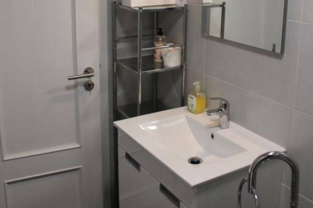 Photo of Bathroom in Provesende