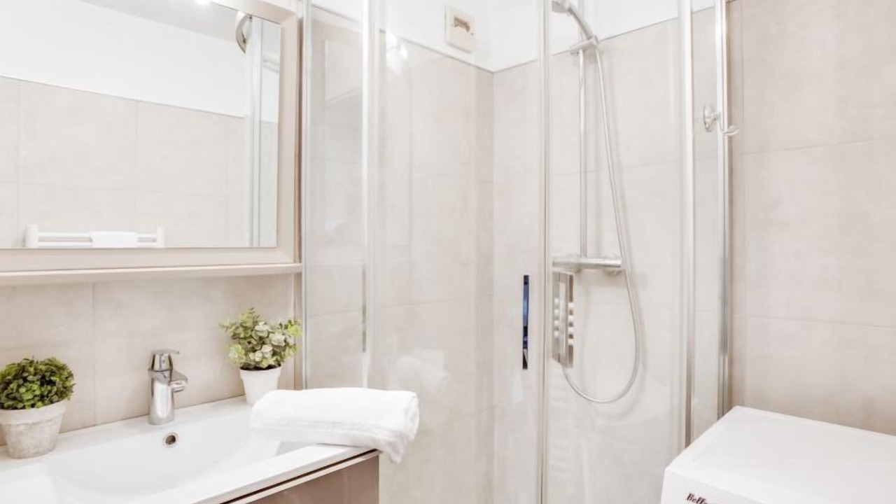 Photo of Bathroom in Carnac