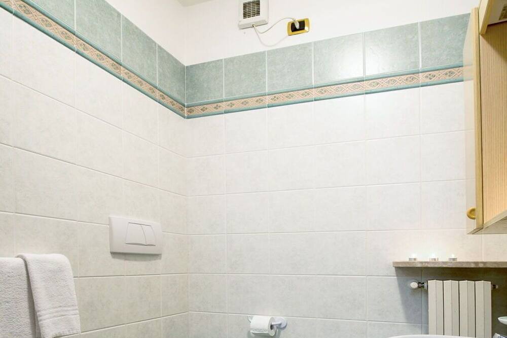 Photo of Bathroom in Bardolino