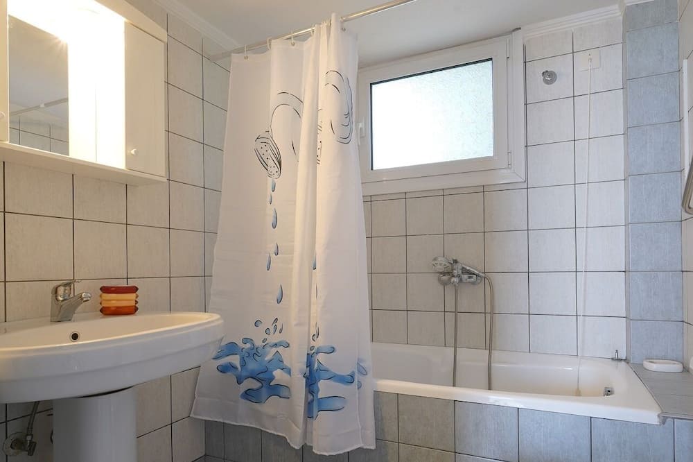 Photo of Bathroom in Pangaio