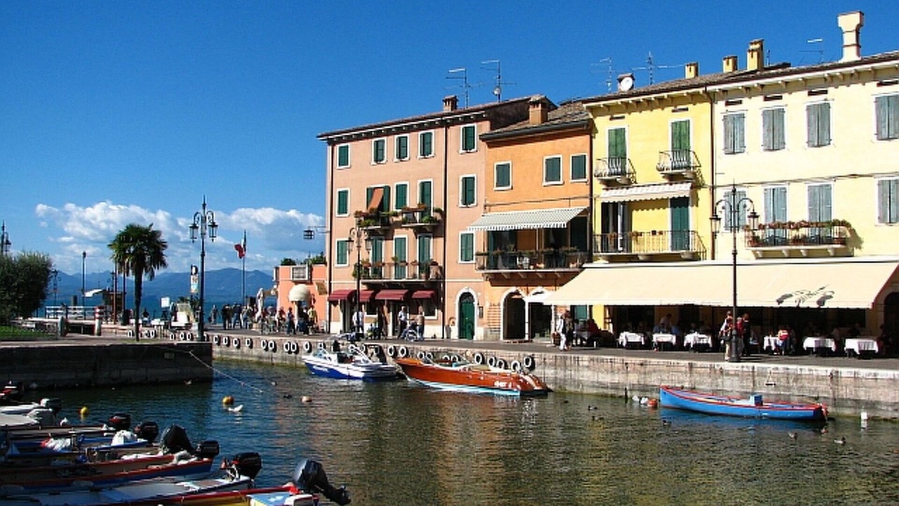 Photo of Others in Calmasino