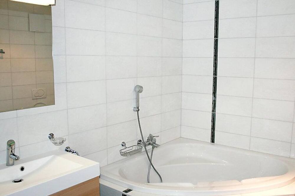 Photo of Bathroom in Moleson