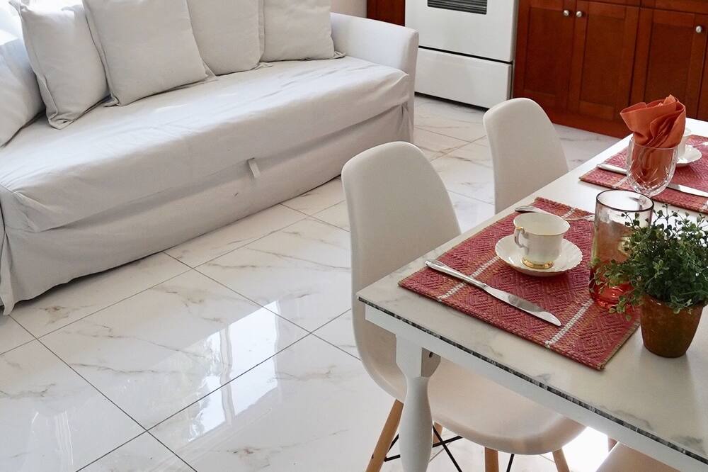 Photo of Livingroom in Shaughnessy