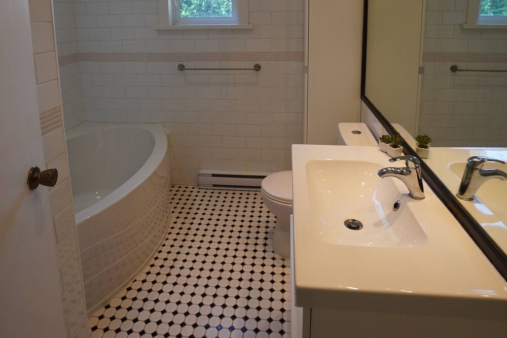 Photo of Bathroom in Shaughnessy