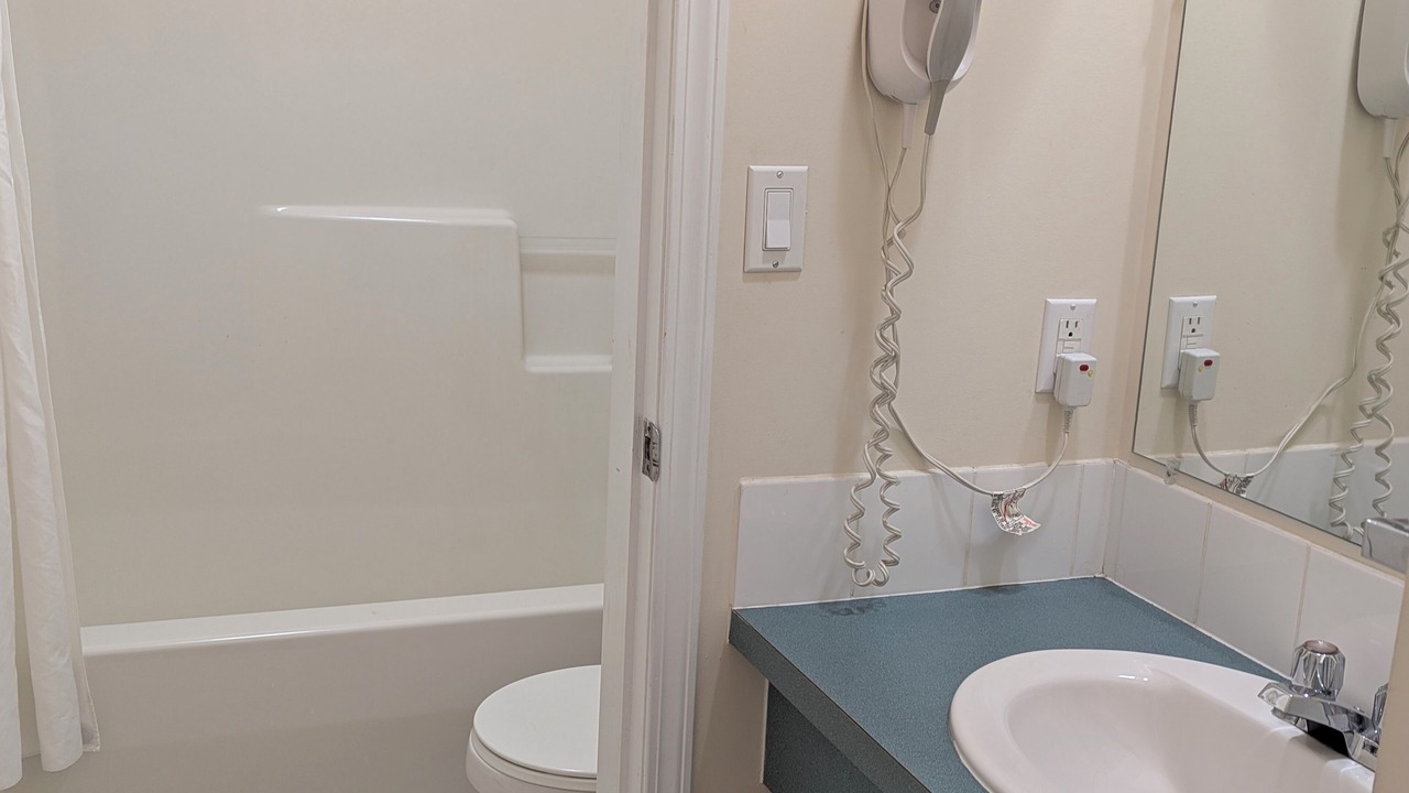 Photo of Bathroom in Okanagan-Similkameen