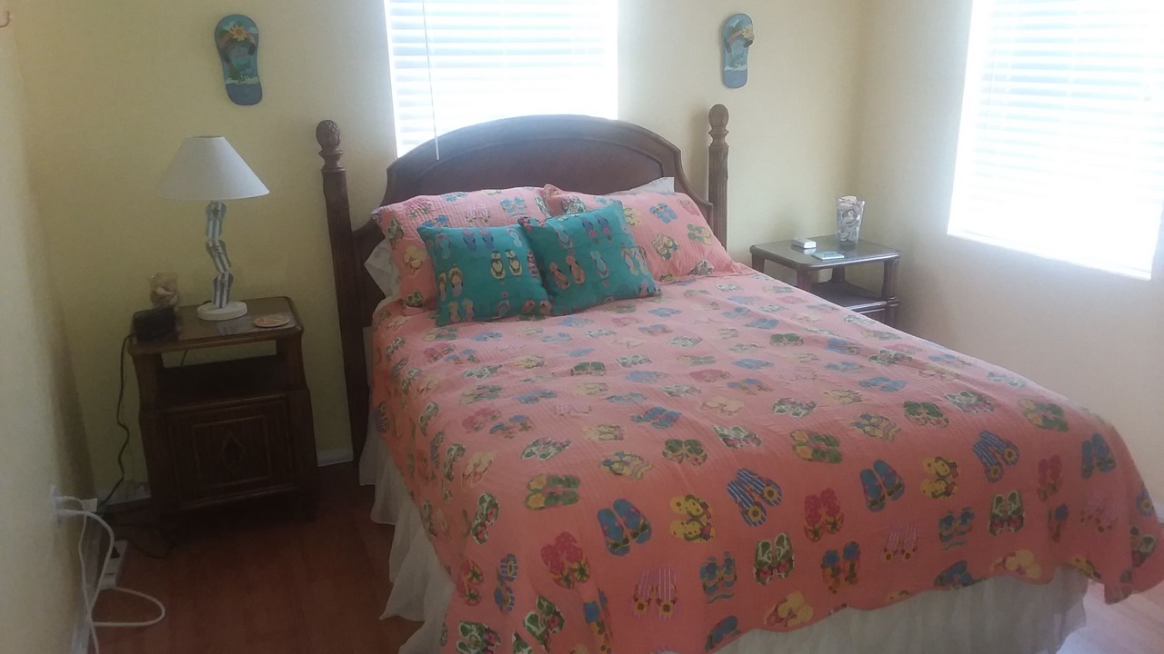 Photo of Bedroom in Golden Beach