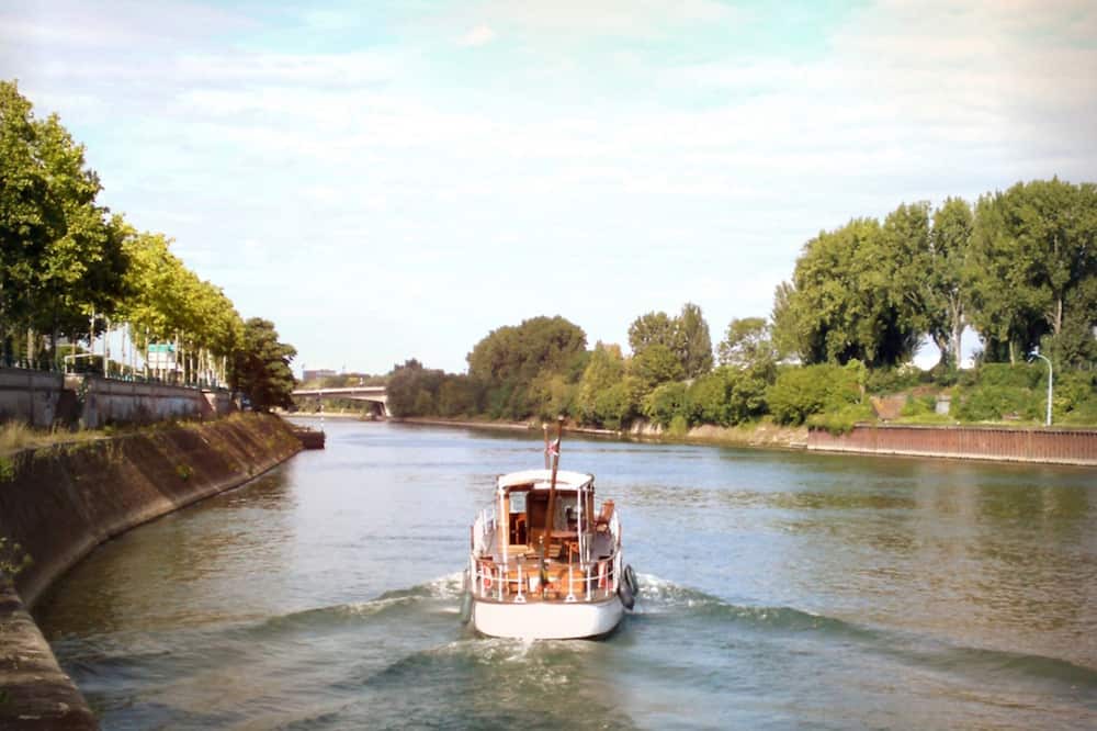 Photo of Others in Suresnes