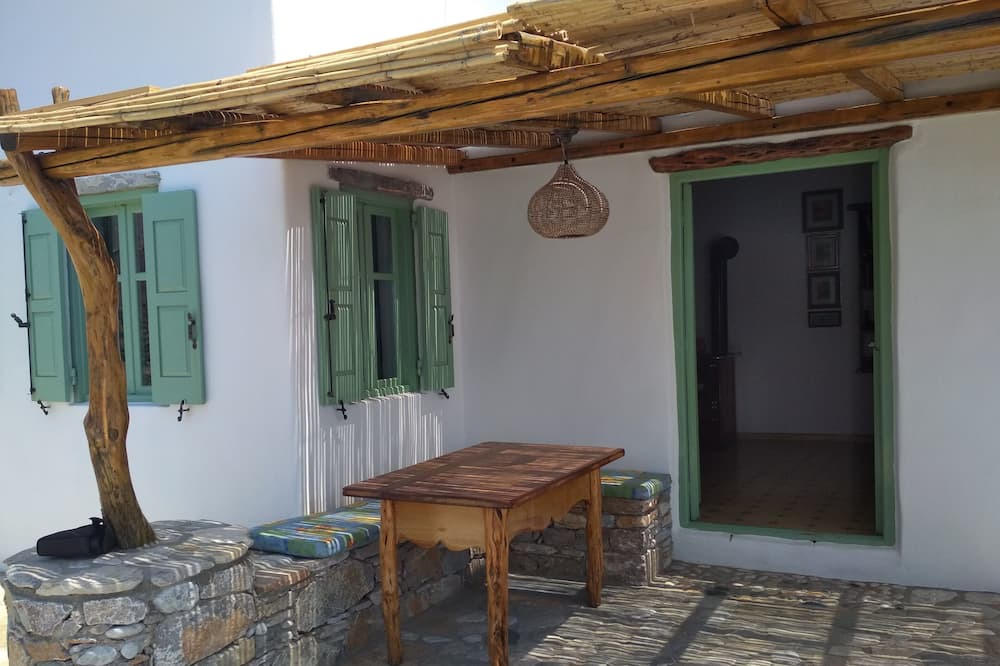 Photo of Patio Balcony in Aegiali