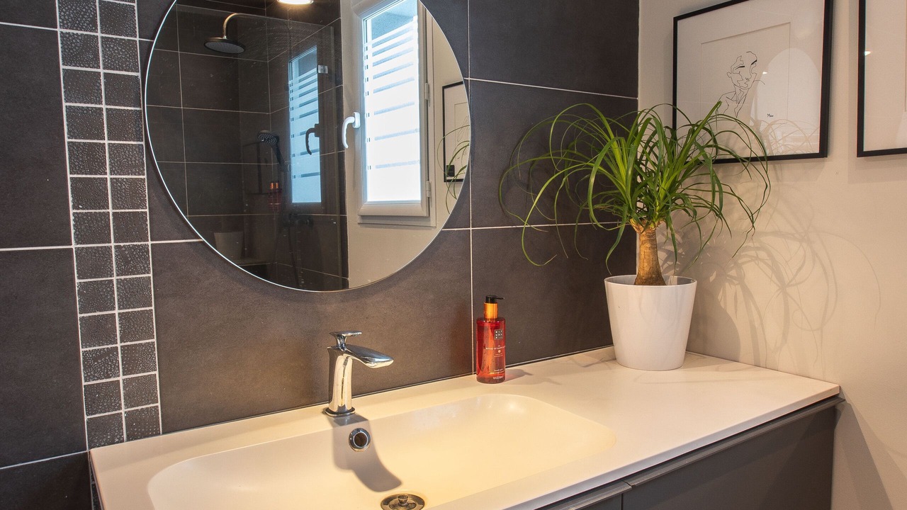 Photo of Bathroom in Saint-Loubes