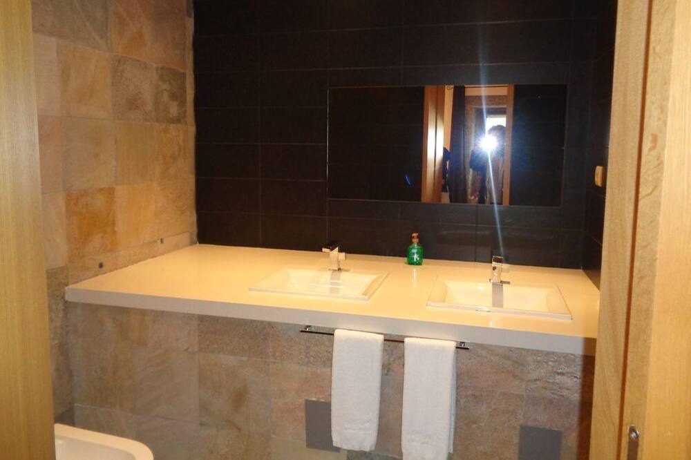 Photo of Bathroom in Penso