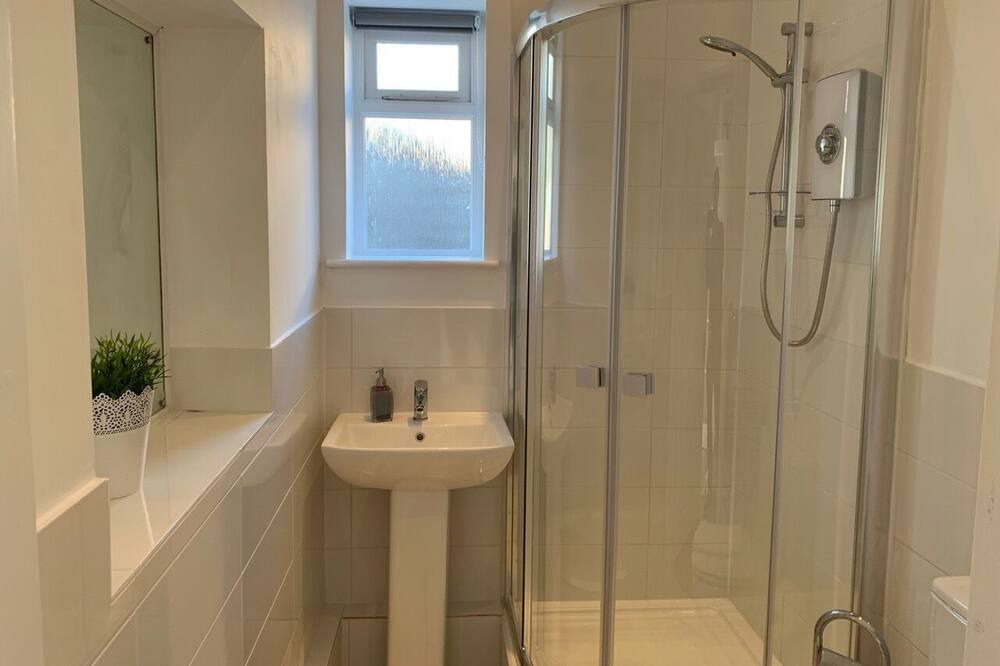 Photo of Bathroom in Didcot