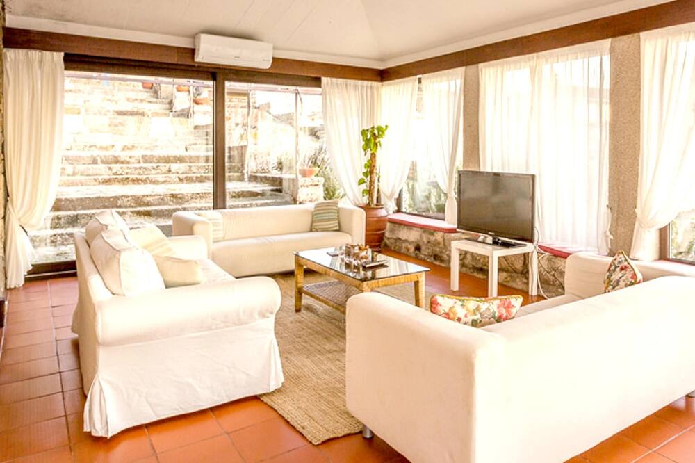 Photo of Livingroom in Queimada