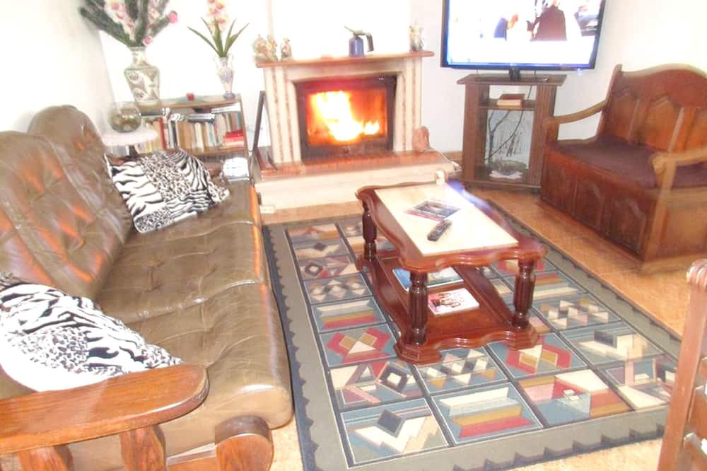 Photo of Livingroom in Sobral de Monte Agraco