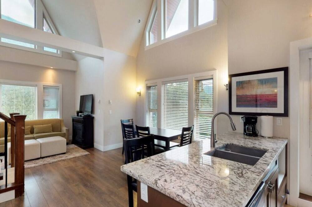 Photo of Kitchen in Harrison Hot Springs