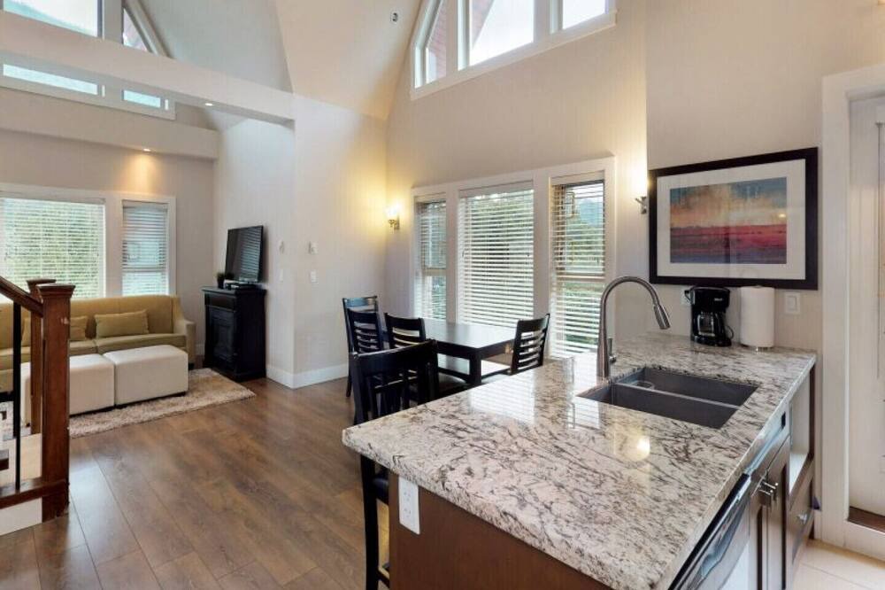 Photo of Kitchen in Harrison Hot Springs