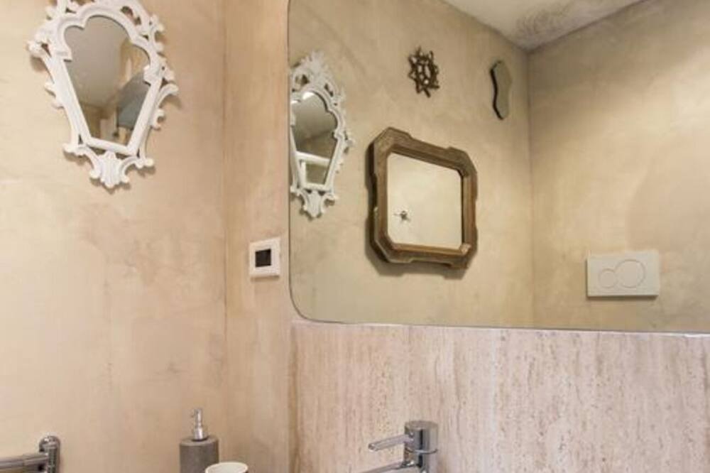 Photo of Bathroom in Gianicolense