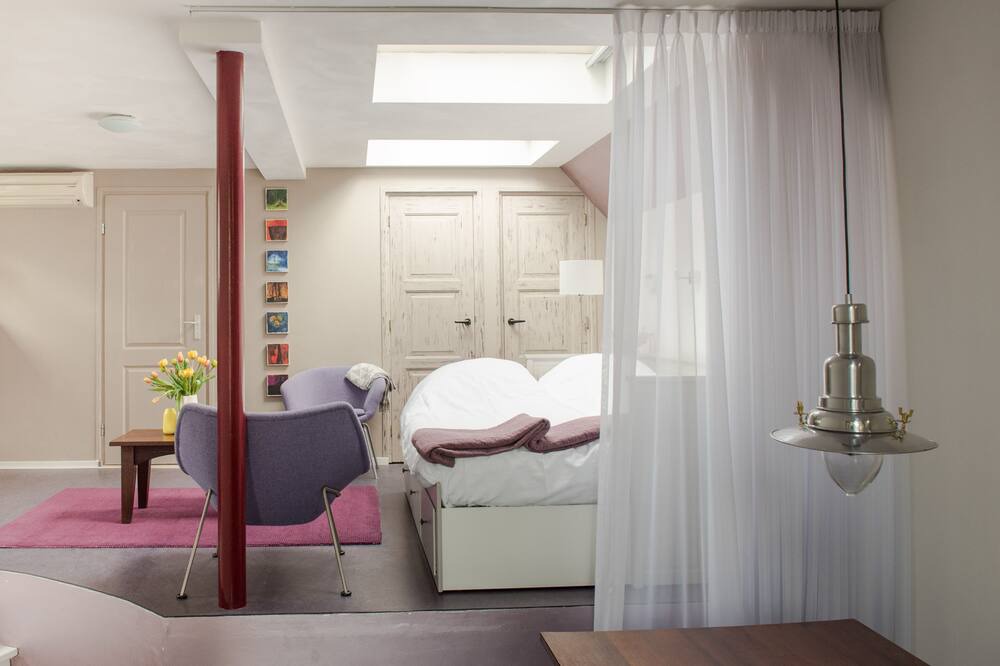 Photo of Bedroom in Oranjebuurt