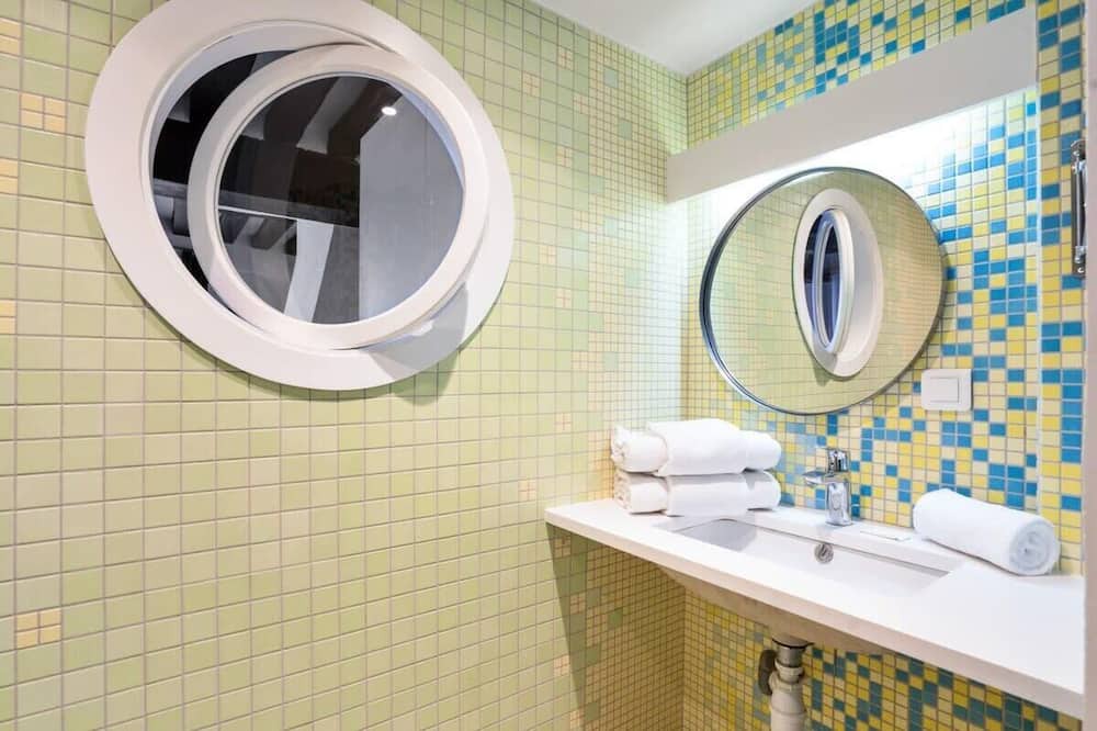Photo of Bathroom in Saint-Victor