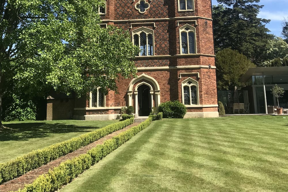 Photo of Outdoor in Esher