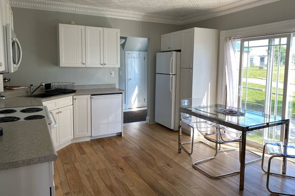 Photo of Kitchen in Lower Woods Harbour