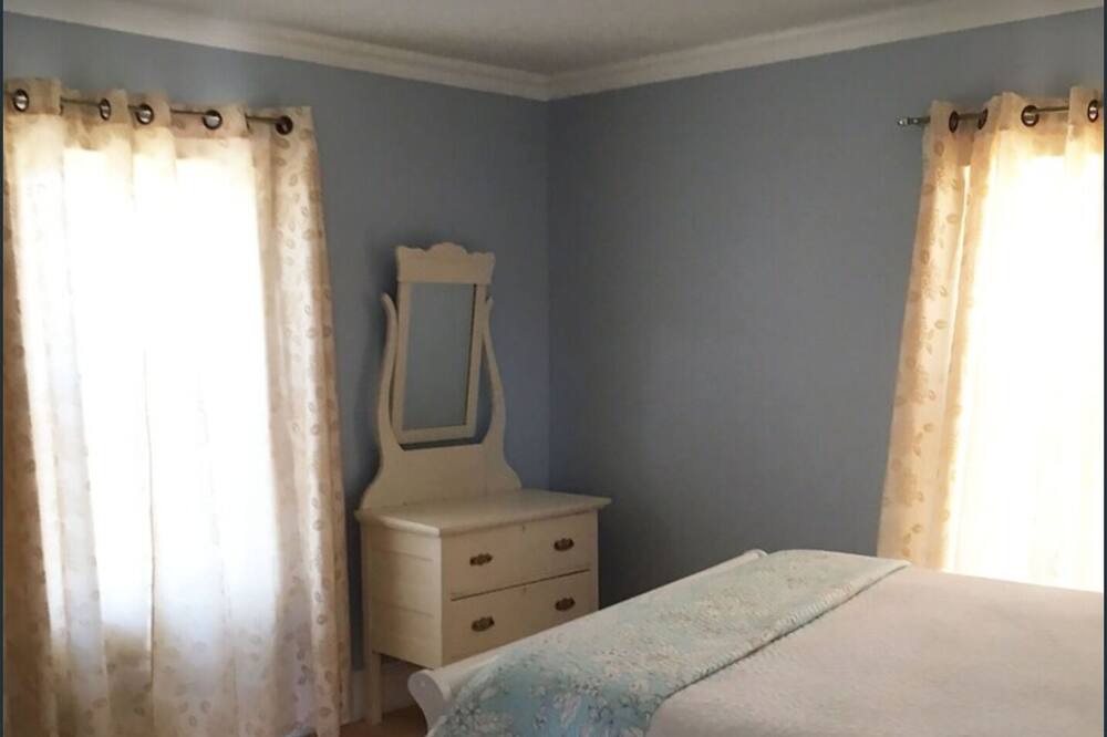 Photo of Bedroom in Lower Woods Harbour