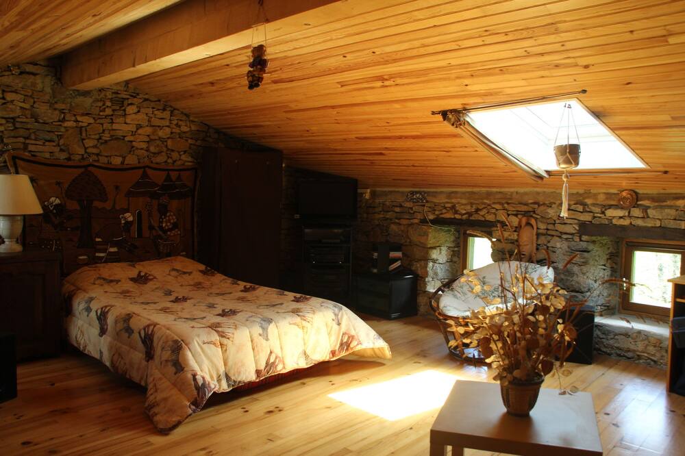 Photo of Bedroom in Castelnau-Durban