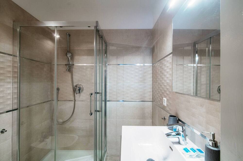 Photo of Bathroom in Paradiso