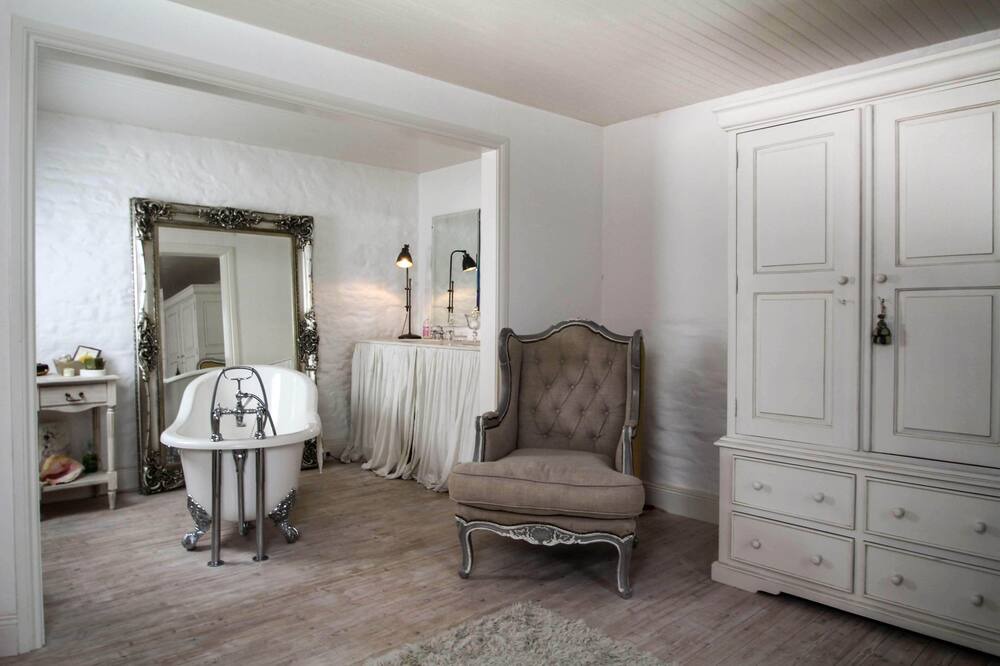 Photo of Bedroom in Coulonges